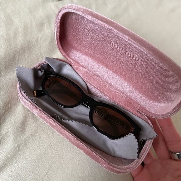 Miu Miu Regard Sunglasses Black/Brown - Picture 3 of 12